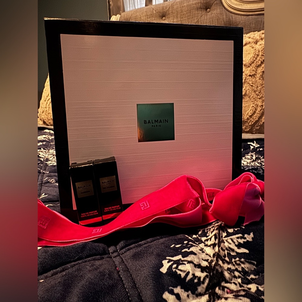 Balmain Gift Box, Ribbon, & (2) Sampler - Picture 2 of 6